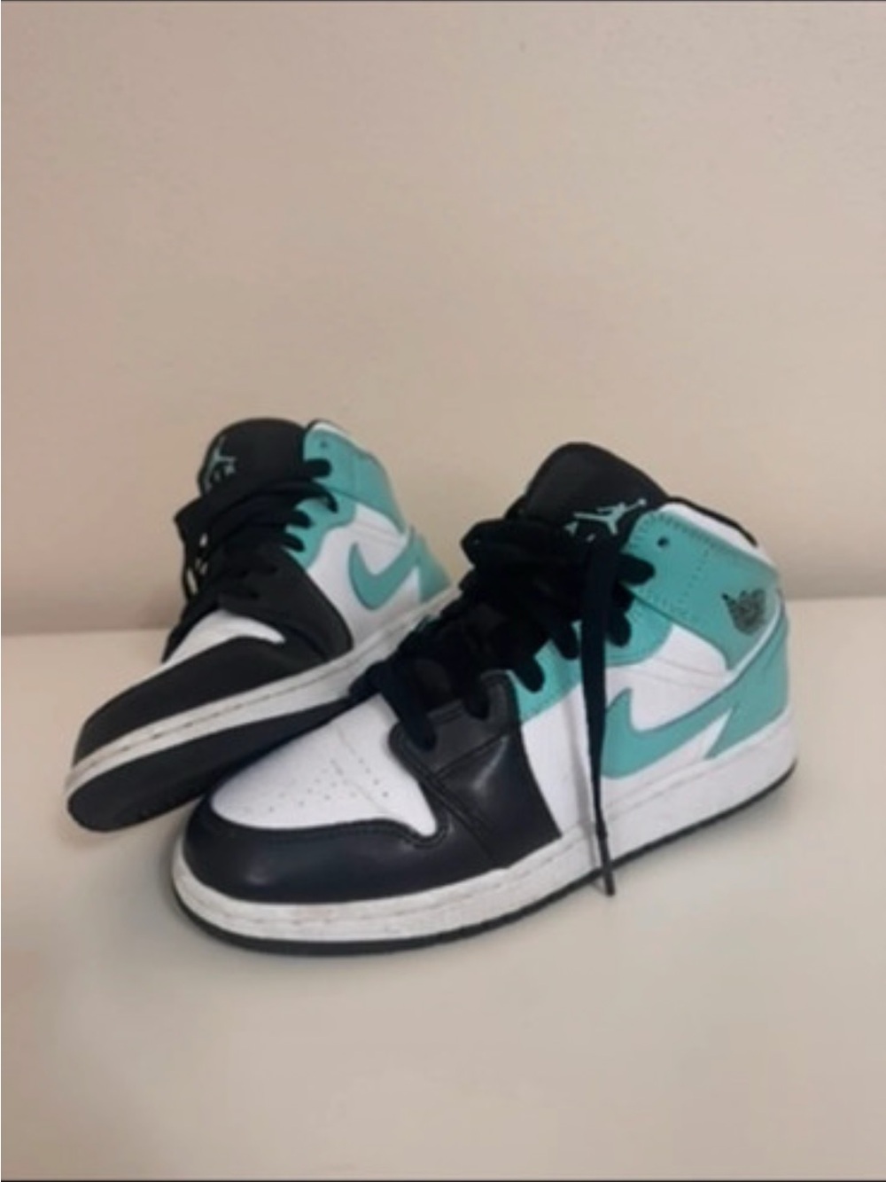 Nike Air Jordan 1 Mid igloo size 6
